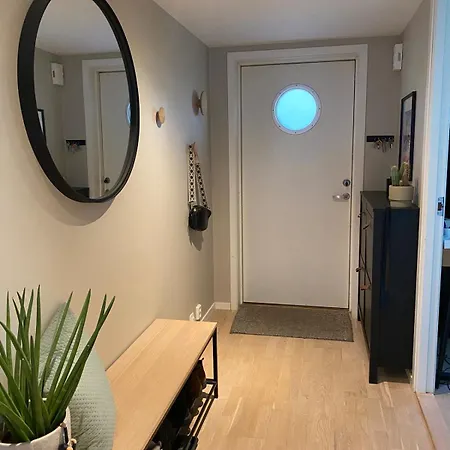Stylish 3-room With Free Parking Apartment *